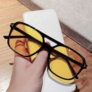 Tami fekete sárga lencsés napszemüveg
