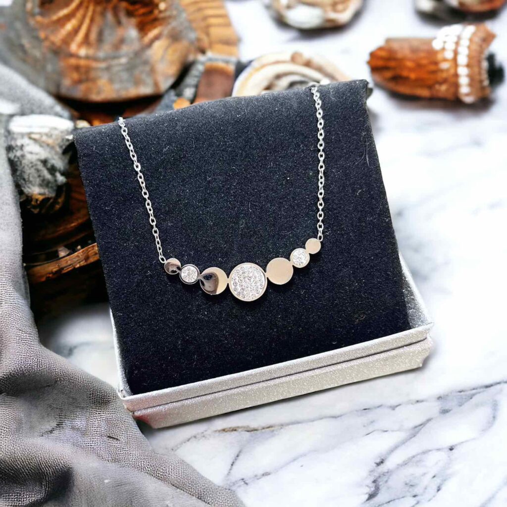 Hanna ezüst színű nemesacél nyaklánc