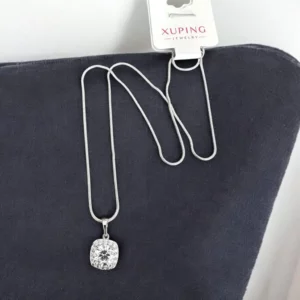Hanna ezüst színű xuping nyaklánc köves medállal