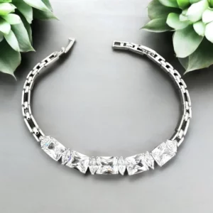 Evelin ezüst színű köves xuping karkötő