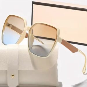 Csinszka bézs színű napszemüveg