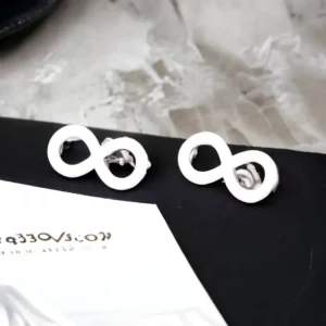 Végtelen jel ezüst színű nemesacél fülbevaló