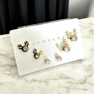 Szarvasok arany színű nemesacél fülbevaló szettben