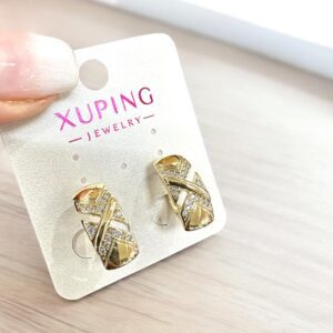 Margit arany színű köves antiallergén xuping fülbevaló