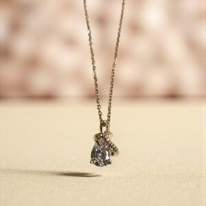 Karola rose gold színű köves nemesacél nyaklánc