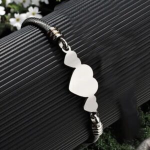 Szív ezüst színű nemesacél karkötő